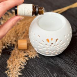 Alternative view of Duftlampe Keramik weiß – Stilvolle Aromalampe für ätherische Öle & Wachsmelts (9 cm x 11 cm) | Evomina
