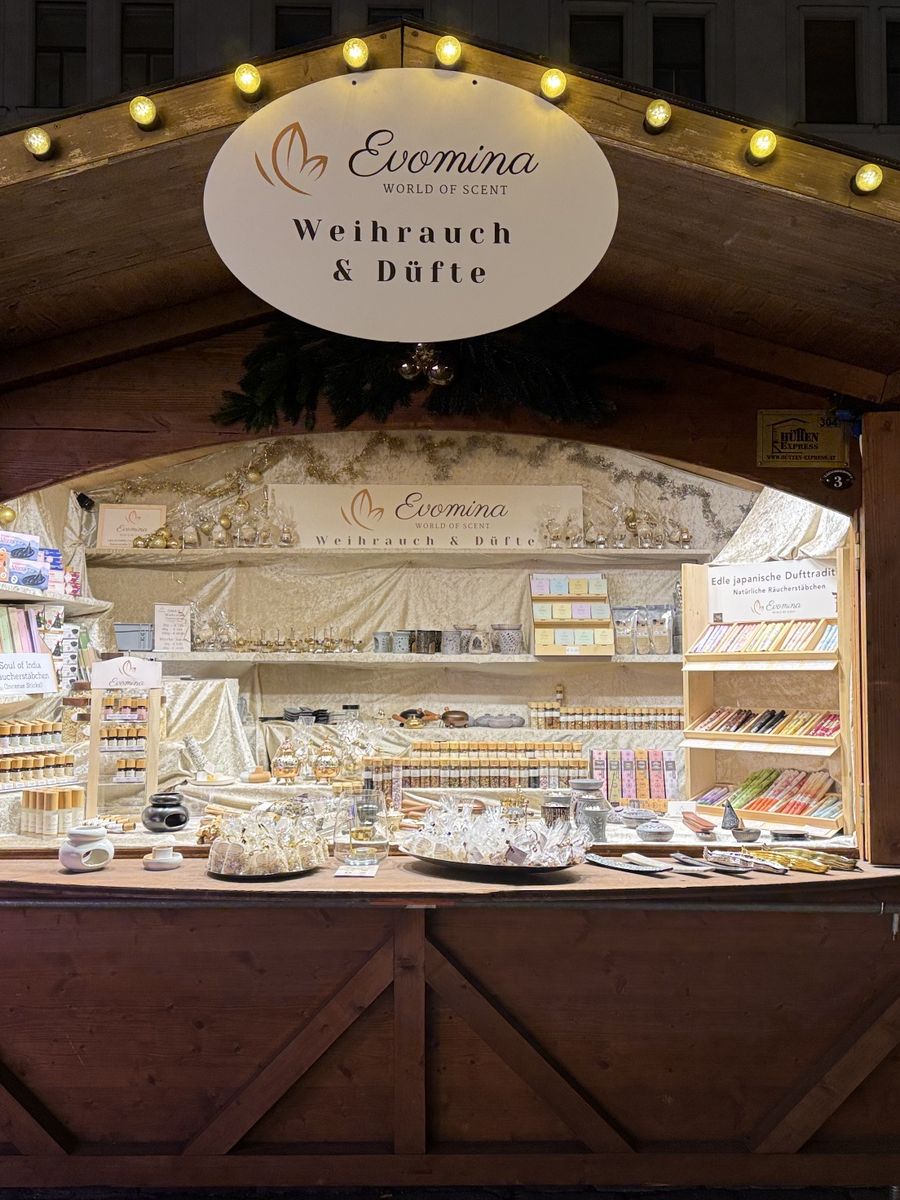Evomina Hütte Weihrauch und Düfte am Weihnachtsmarkt Am Hof in Wien
